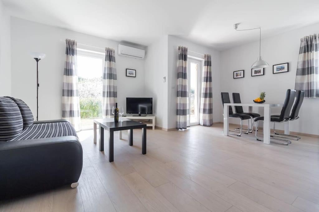 Apartments Punta بريمونتيرا المظهر الخارجي الصورة